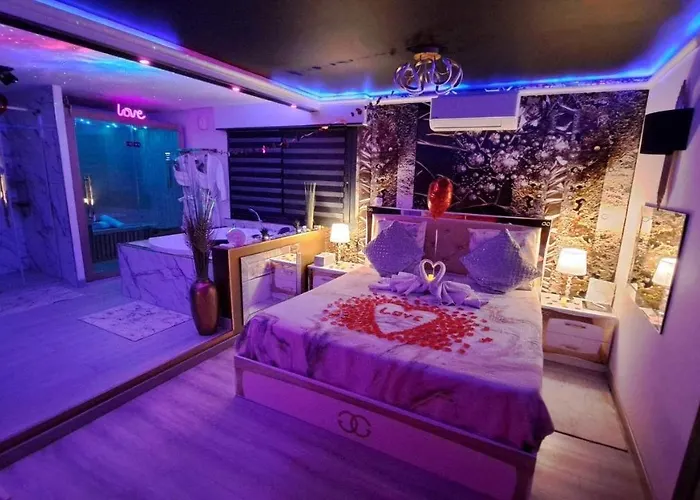 L\'Aurore Suite De Charme, Clim Jacuzzi, Sauna, Piscine Chauffee Cuisine...