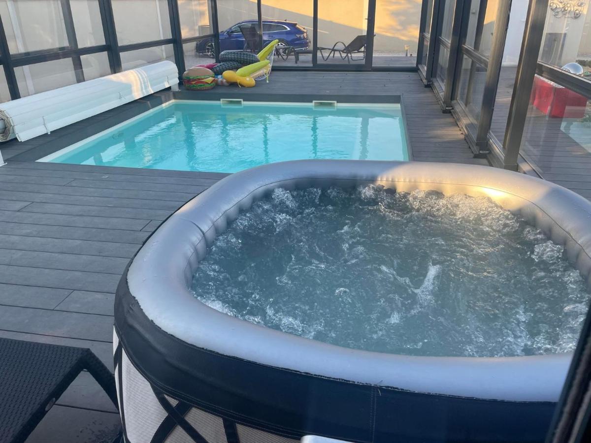 Holiday home L'aurore De Charme, Clim Jacuzzi, Sauna, Piscine Chauffee Cuisine... *