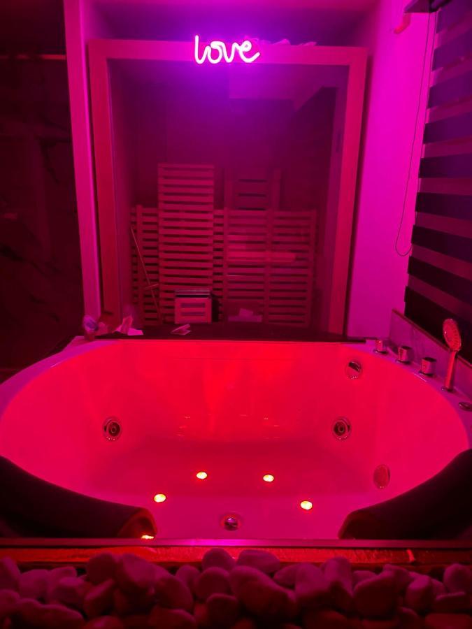 L'aurore De Charme, Clim Jacuzzi, Sauna, Piscine Chauffee Cuisine... Vakantiehuis